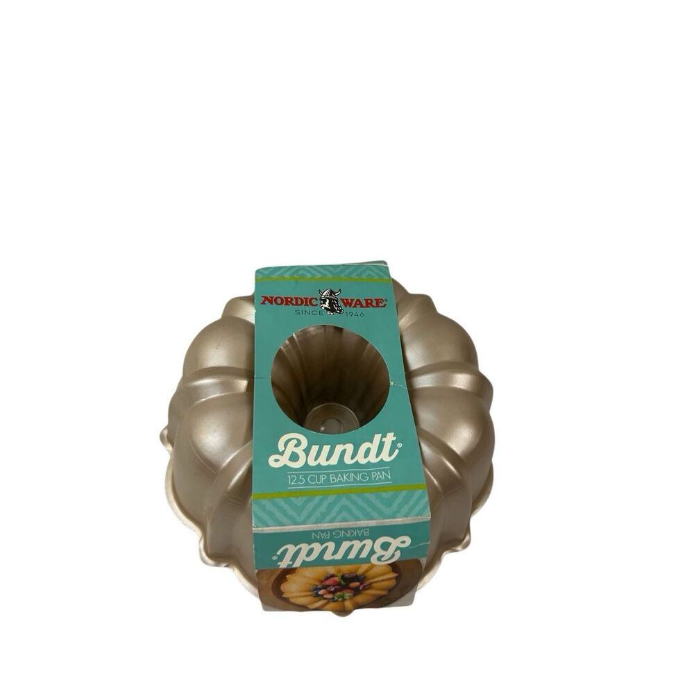 Nordicware 12.5 cup Bundt cake pan USA Pure‎ Aluminum Coated Non-stick new